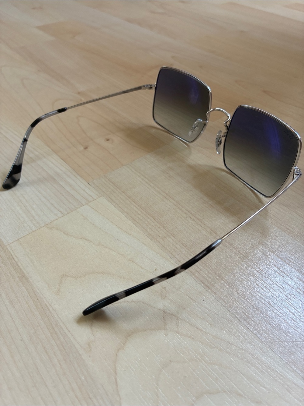 Like new Square frame Ray Bans , never worn - Picture 3 of 6